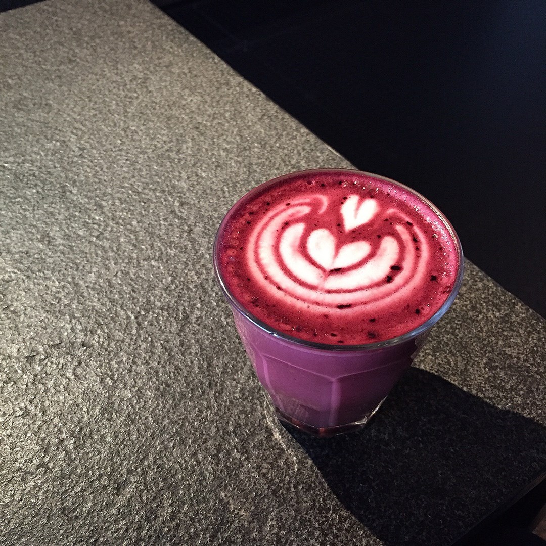 Hasil gambar untuk red velvet latte