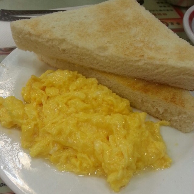 蛋量少左，底油多左，但依然好味