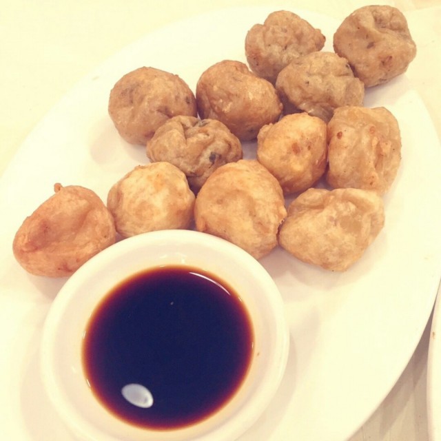 酥炸鯪魚球拼墨魚丸