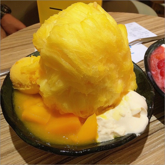 每個夏天都要吃的芒果冰!最喜歡旁邊附的奶酪!