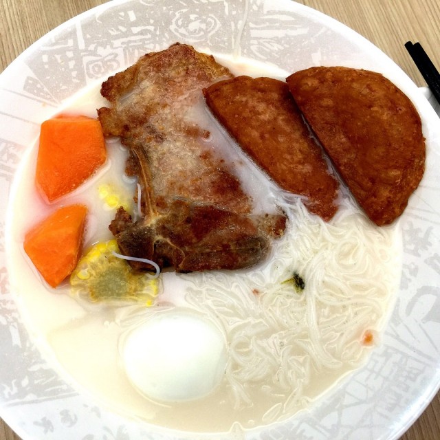 木瓜玉米猪扒午餐肉米粉汤