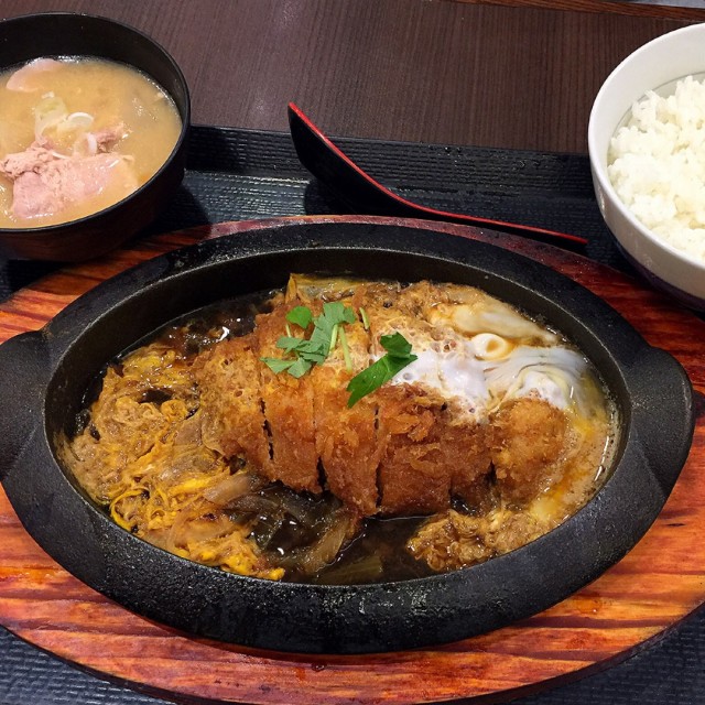 鐵板吉列豬扒定食