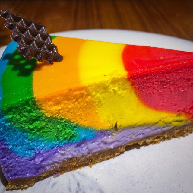 Rainbow cheesecake
