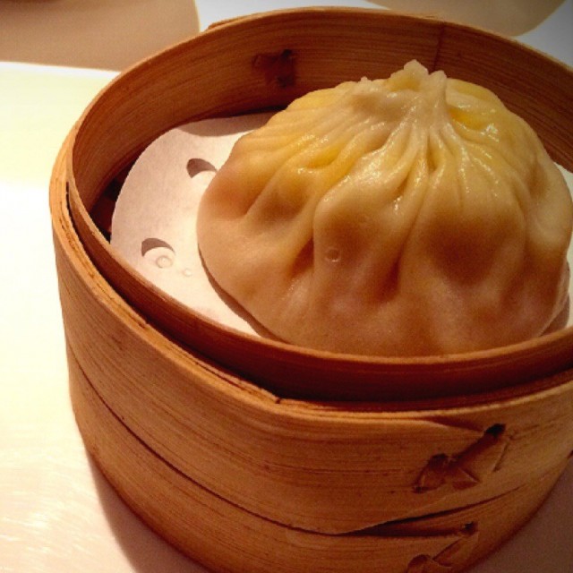 蟹粉小笼包