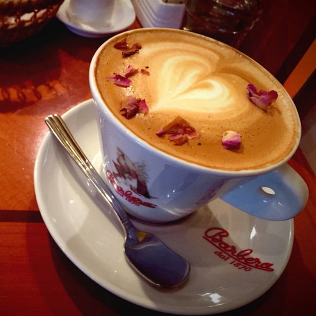 rose latte 玫瑰咖啡