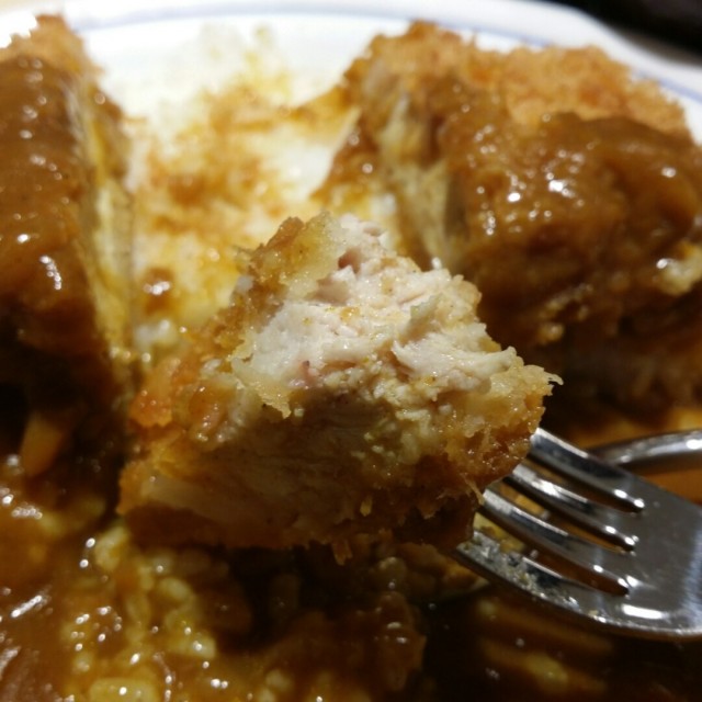 豬排粉嫩多汁+米飯Q+咖哩香～平價美味Yummy!