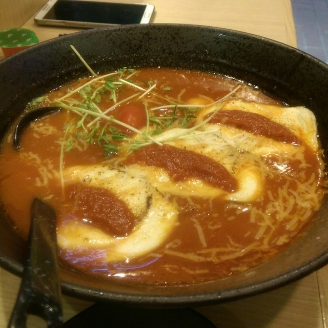 蕃茄意大利白乾酪麵