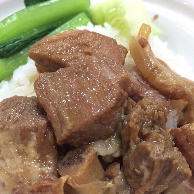 ข้าวซี่โครงหมูอบเต้าเจี้ยว