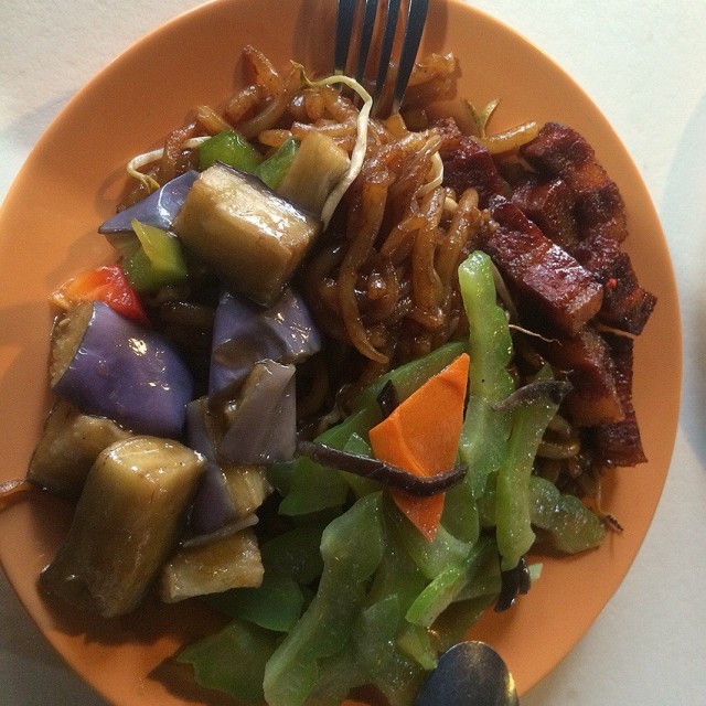 Economical Mixed Vegetable Stir Fried Mee Tai Mak