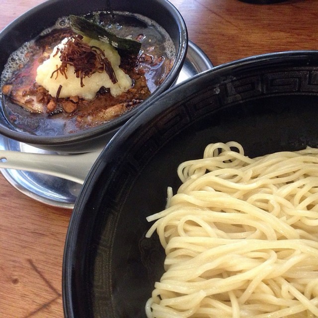 黑蒜沾麵