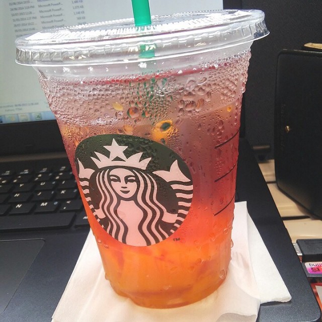Summer Berry Starbucks Fizzio™ with Mango Jelly