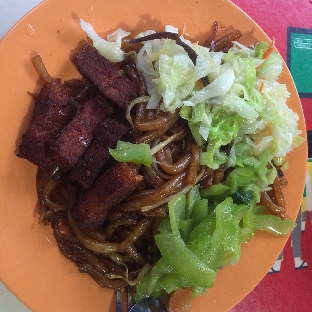 Economical Mixed Vegetable Stir Fried Mee Tai Mak