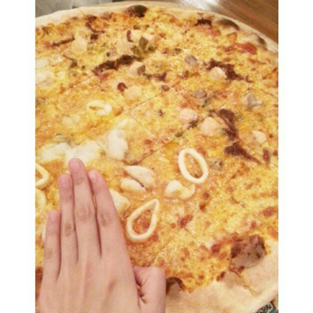 XL half and half pizza
