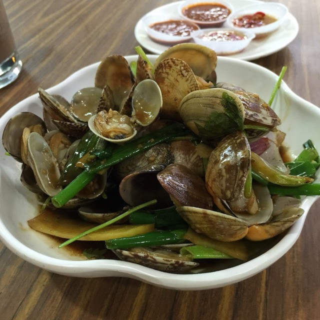 Fried Lala with spring onion