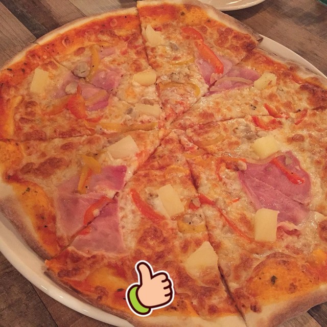 Hawaiian Pizza