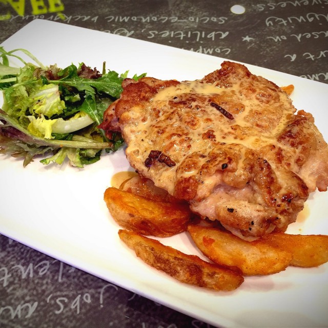 Chicken cutlet with fries