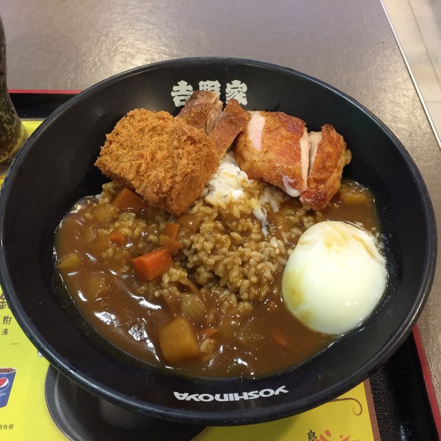 豚鸡玉子咖哩饭