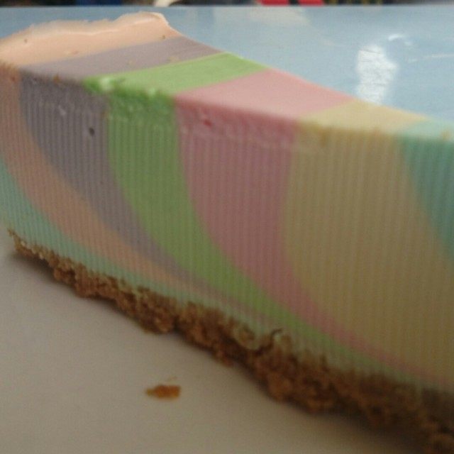Rainbow cheesecake