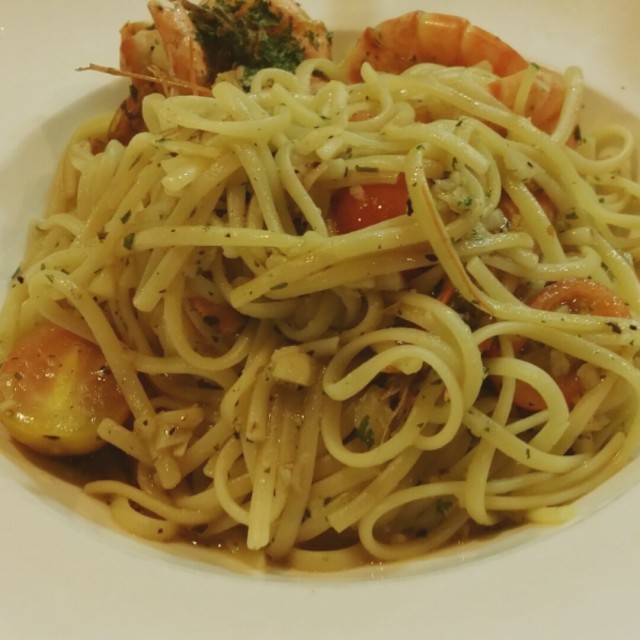 Aglio Olio with King prawns