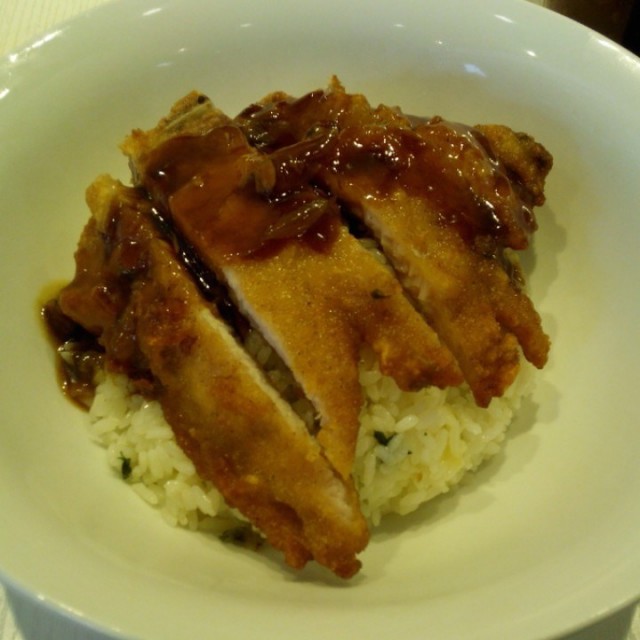 排骨正~肉質&厚度正常~炸得好~ 菜飯的飯粒粒分明~好好食~ 菜切得細~ 加左鎮江汁~正