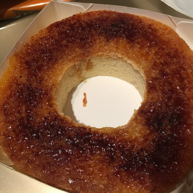 店員稱需在當天佞用，但我擺放到第二天，依然好吃，焦糖脆脆的。