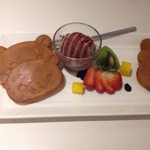 很香 鬆餅配上冰淇淋👍