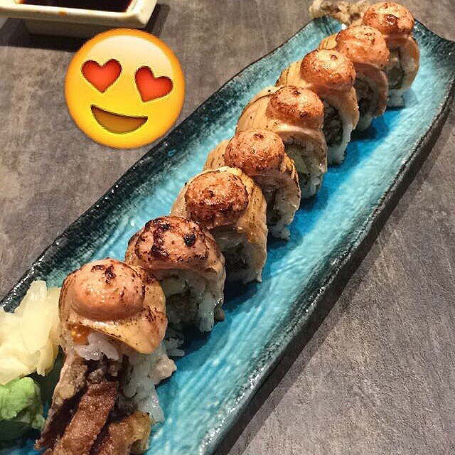 Soft Shell Crab Salmon Aburi Roll