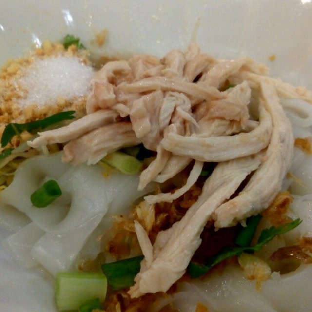 ก๋วยเตี๋ยวไก่