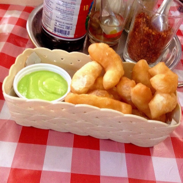 ปาท่องโก๋จิ้มสังขยา