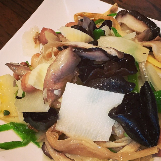 Laoma Cold Vegetables Dish in Sauce (老妈什锦拌菜）