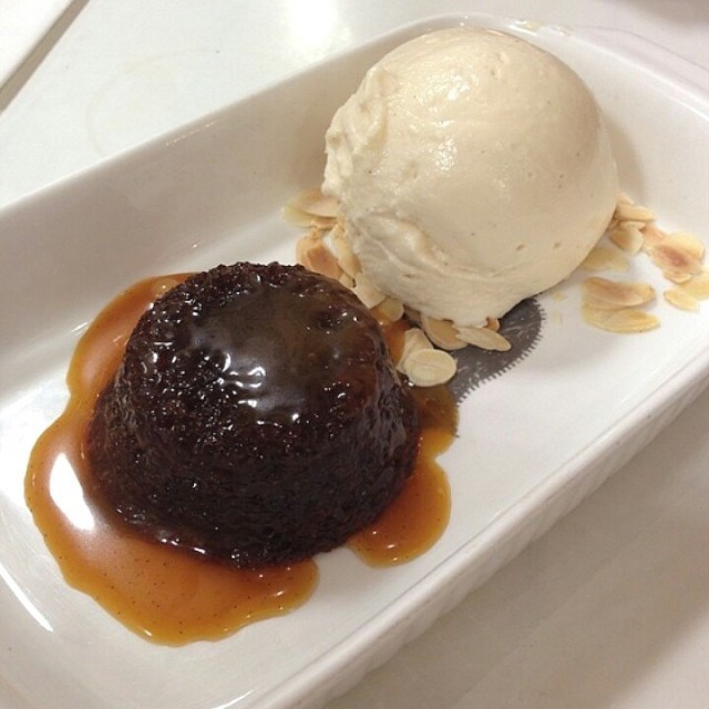sticky date pudding