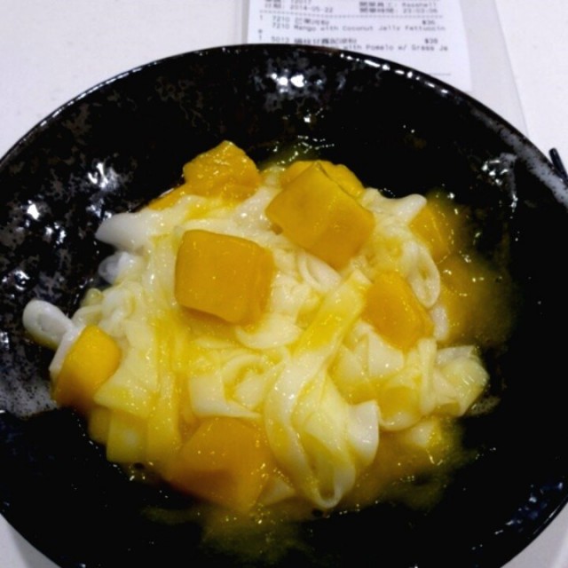 mango with coconut jelly fettucine