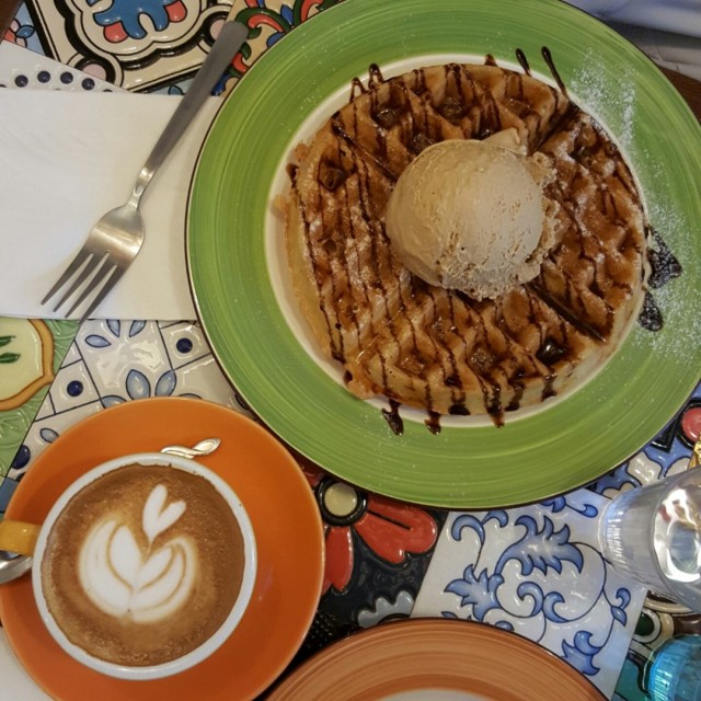 Waffle With Ice Cream, Latte