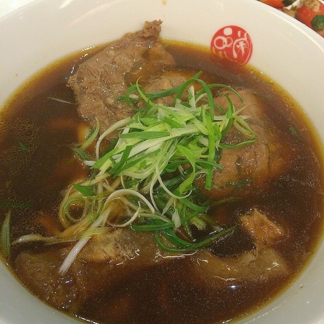 筋肉雙盛牛肉麵