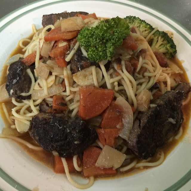 勃艮地燉牛肉義大利麵