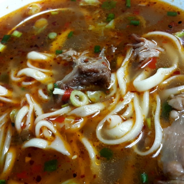 บะหมี่เนื้อตุ๋น