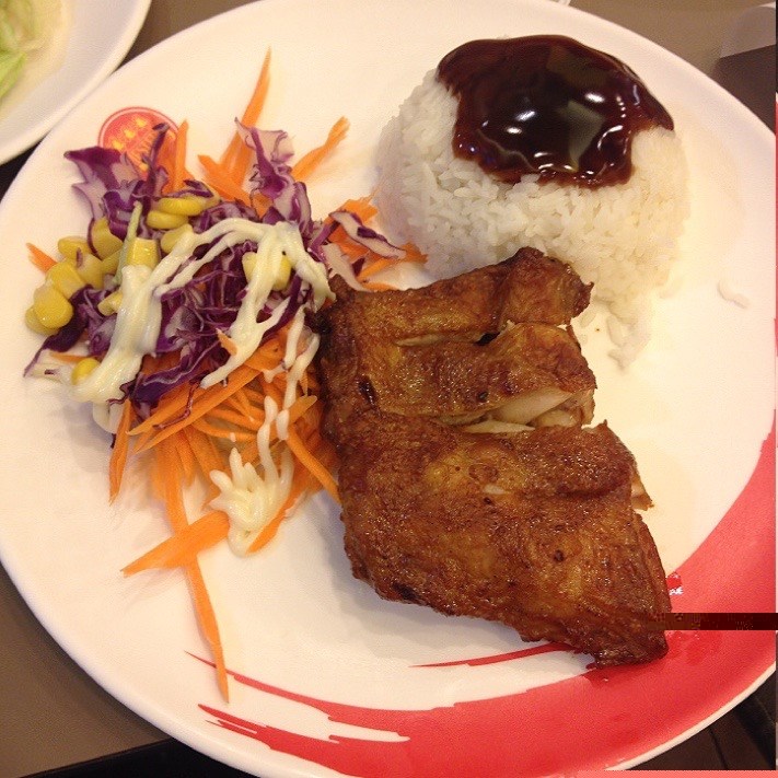 ข้าวไก่เผ็ดเชสเตอร์ - รูปภาพร้าน Chester's Grill (เชสเตอร์ กริลล์) ใน ...