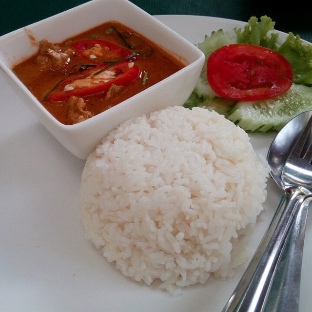 ข้าวพะแนงหมู