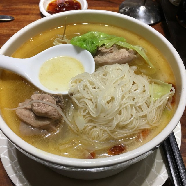 麻油雞麵線