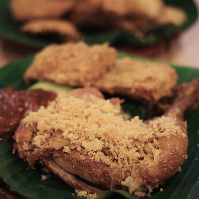 Ayam Penyet 