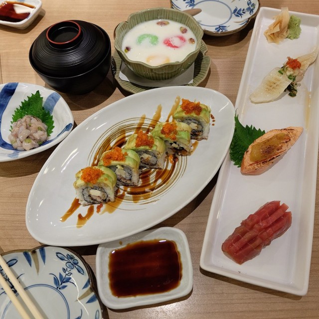 Signature roll