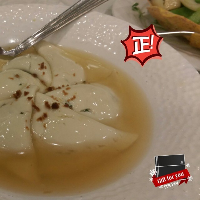 呢個dishes真係無得輸，豆腐做餃子皮，入面包入餡料，盡顯功架