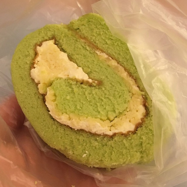 Pandan Cheese Roll
