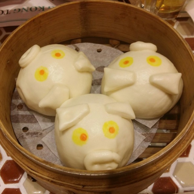 今天傍晚就賣光，現場再製作等1小時多，但是外型變稍醜些，且流沙比較稀水份較多，上次吃比較濃稠!