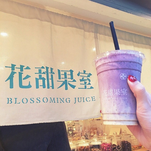 以紫色+白色優雅的配色也很美！