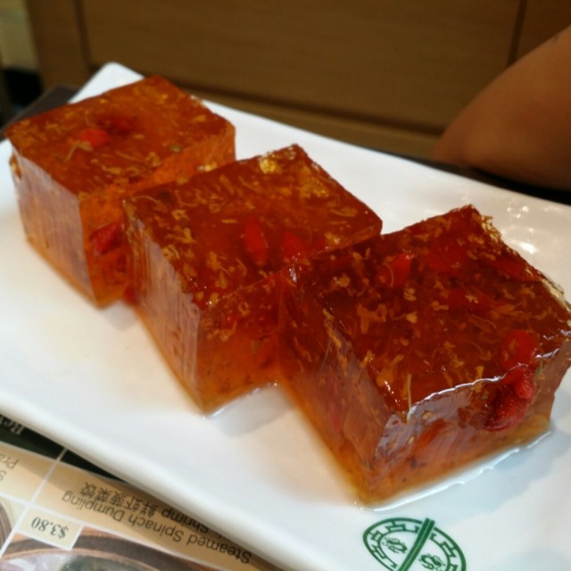 Tonic Medlar & Osmanthus Cake