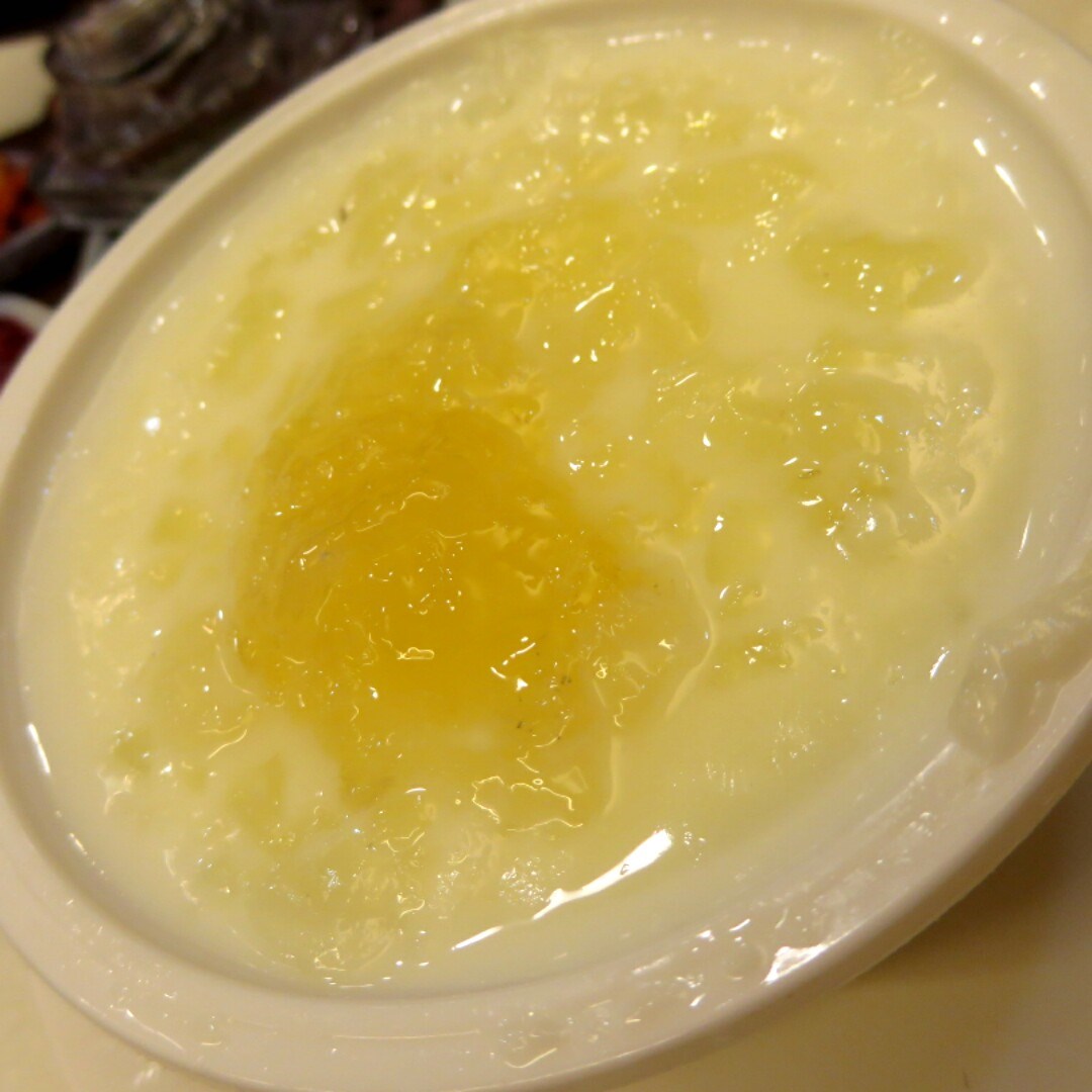 燕窝雪蛤炖蛋白