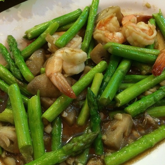 หน่อไม้ฝรั่งผัดกุ้ง