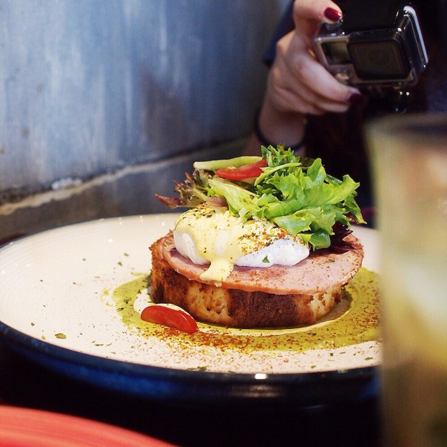 Avocado Eggs Benedict