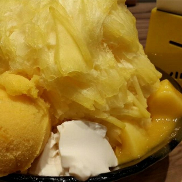 分家後的冰,才是弱對比,芒果的雪花冰當底醞釀的真好